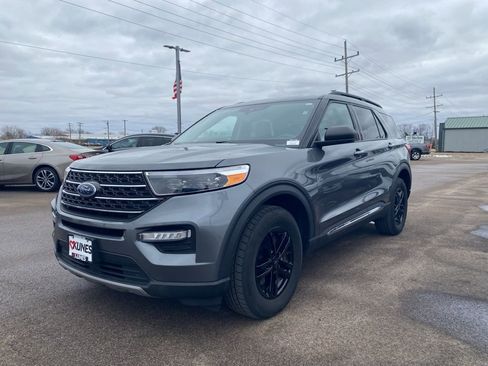 Certified 2023 Ford Explorer XLT w/ Equipment Group 202A image 11