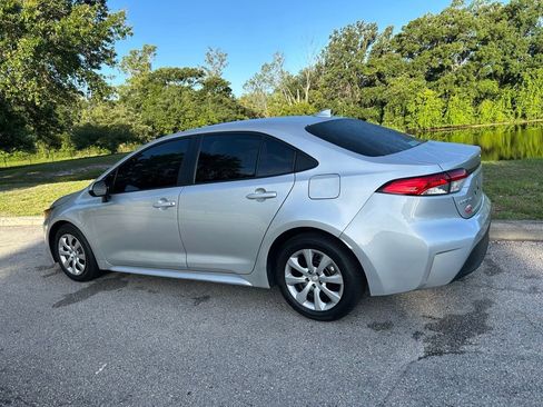 Certified 2025 Toyota Corolla LE FWD image 4