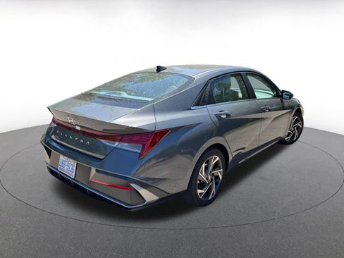 Used 2025 Hyundai Elantra SEL FWD image 7