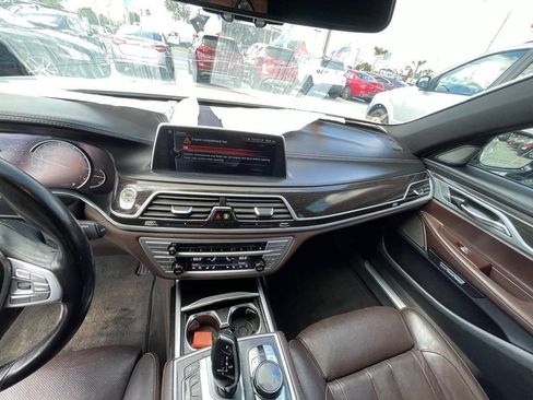 Used 2017 BMW 740i RWD image 6