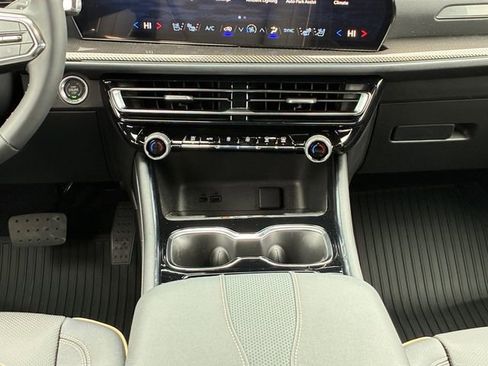 New 2026 Chevrolet Traverse High Country w/ LPO, Floor Liner Package image 20