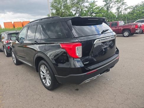 Used 2023 Ford Explorer XLT w/ Equipment Group 202A AWD/4WD image 5
