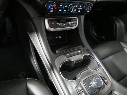 Used 2021 GMC Acadia SLT w/ Elevation Edition AWD/4WD image 24