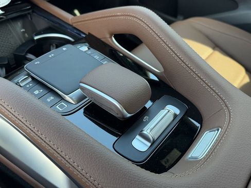 New 2026 Mercedes-Benz GLS 450 4MATIC image 28