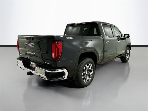 New 2026 GMC Sierra 1500 SLT image 7