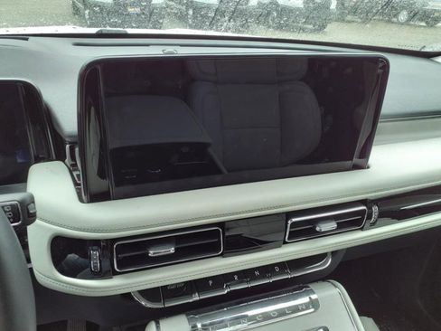 New 2025 Lincoln Aviator Reserve w/ Equipment Group 201A image 41