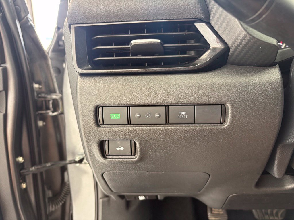 Used 2024 Nissan Sentra SV FWD image 6