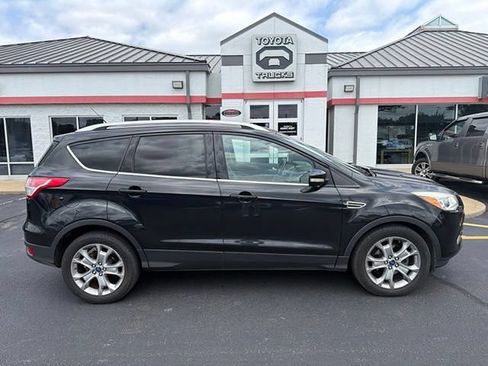 Used 2015 Ford Escape Titanium FWD image 9