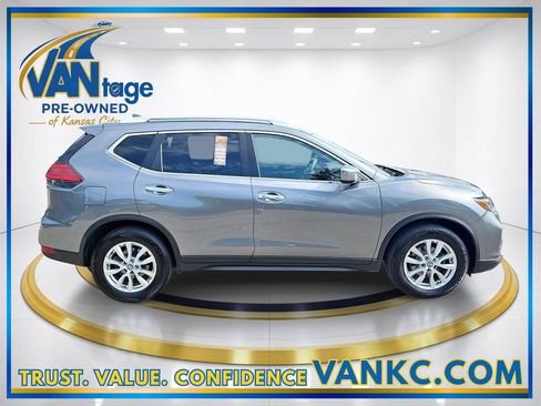 Used 2017 Nissan Rogue SV FWD image 5