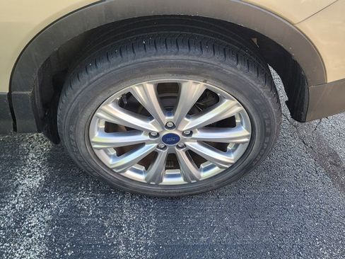 Used 2017 Ford Escape Titanium w/ Equipment Group 301A FWD image 5