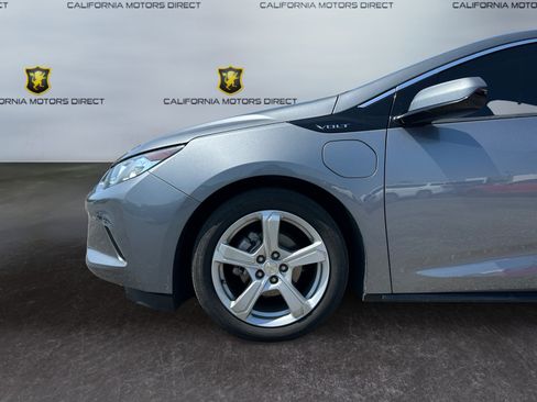 Used 2018 Chevrolet Volt LT w/ Comfort Package FWD image 14