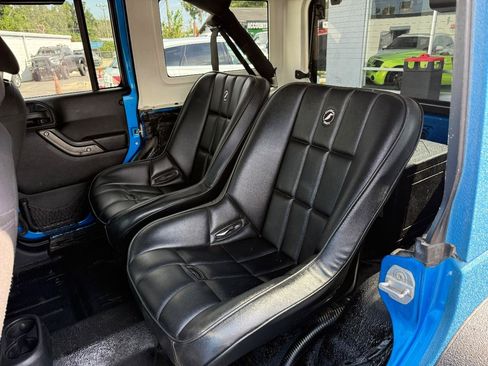 Used 2015 Jeep Wrangler Unlimited Sport w/ Quick Order Package 24S AWD/4WD image 23