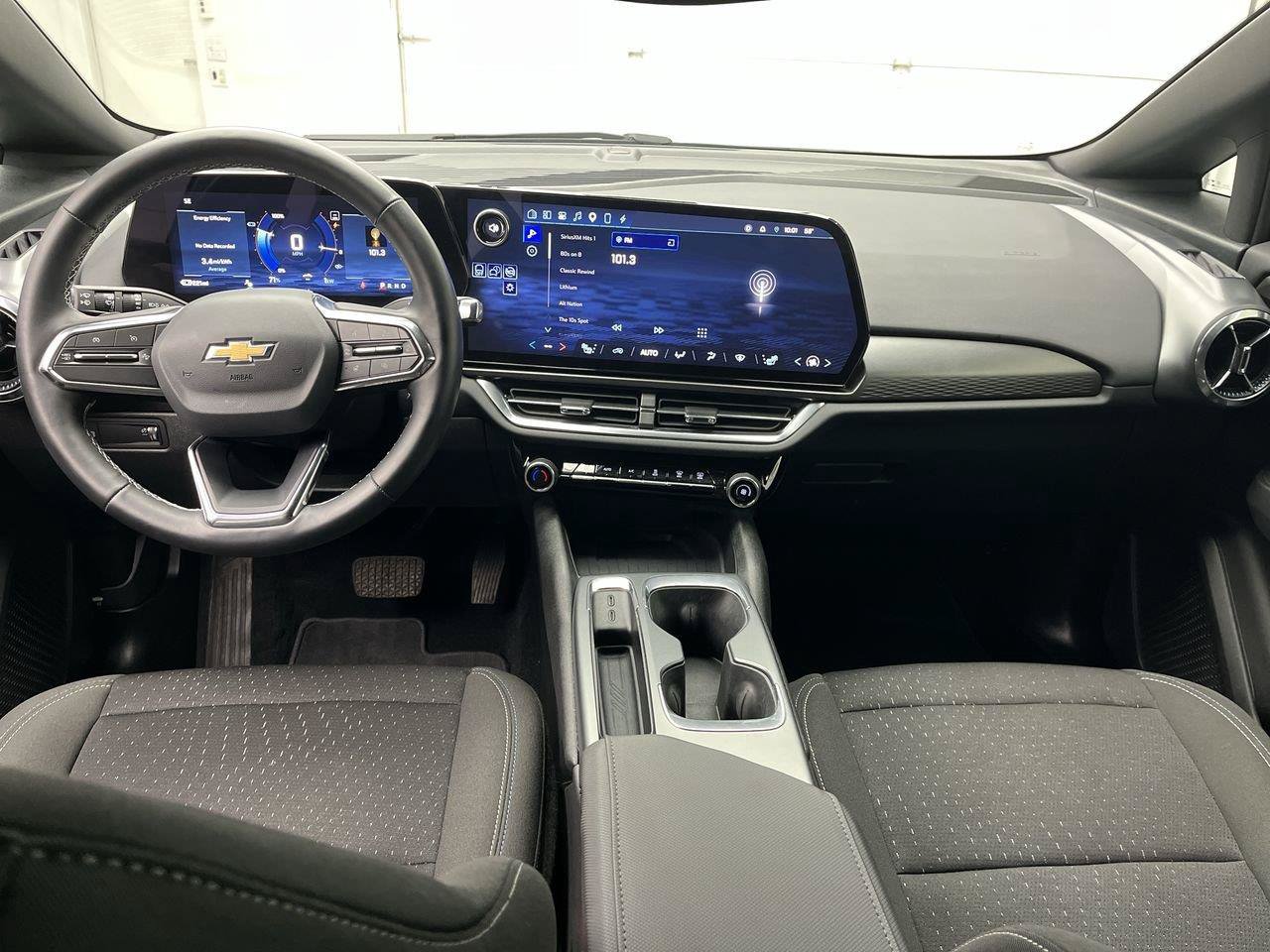 Certified 2025 Chevrolet Equinox EV LT w/ Comfort Package AWD/4WD image 4
