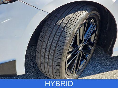 Used 2025 Toyota Camry SE FWD image 30