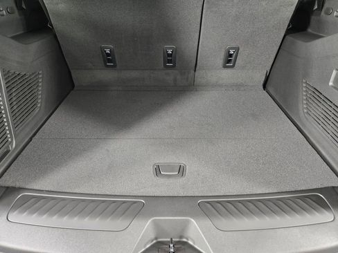 New 2026 Chevrolet Suburban LT w/ Comfort Package RWD image 36