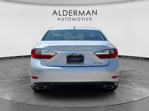 Used 2017 Lexus ES 350 w/ Luxury Package FWD image 5