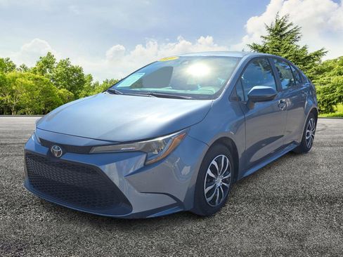 Used 2021 Toyota Corolla LE image 3