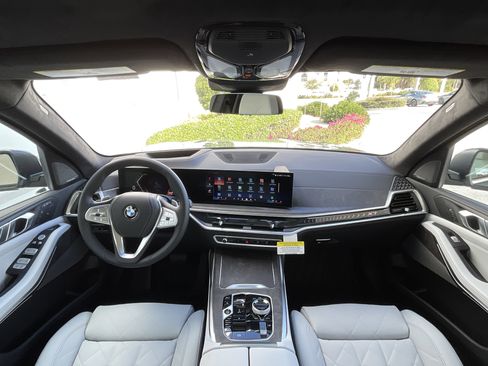 New 2026 BMW X7 xDrive40i image 12