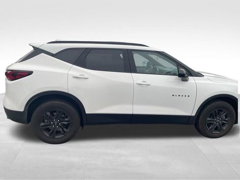 Used 2022 Chevrolet Blazer LT w/ Midnight/Sport Edition FWD image 3
