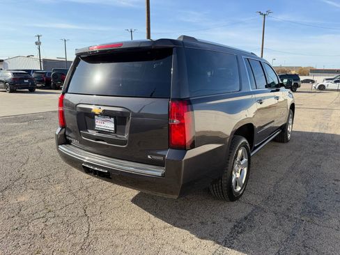 Used 2018 Chevrolet Suburban Premier image 7