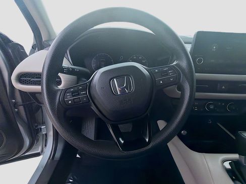 Used 2024 Honda HR-V LX image 10