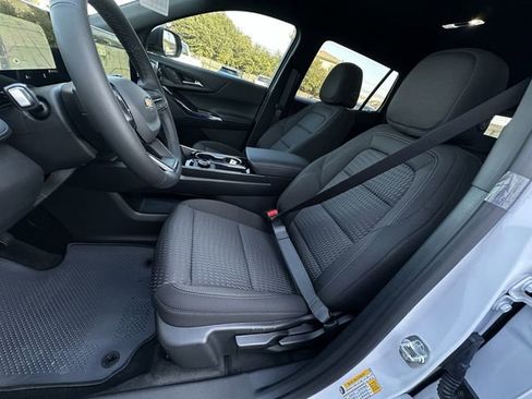 New 2026 Chevrolet Equinox LT image 18