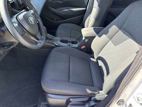Used 2024 Toyota Corolla LE FWD image 9