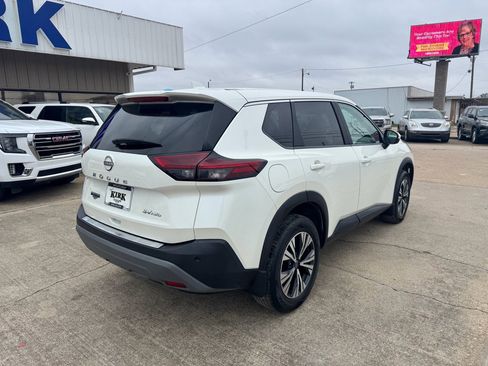 Used 2023 Nissan Rogue SV image 5