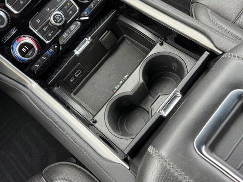 Used 2022 GMC Yukon Denali w/ Advanced Technology Package image 29