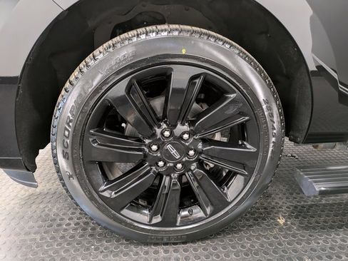 Used 2022 Lincoln Navigator Reserve image 7