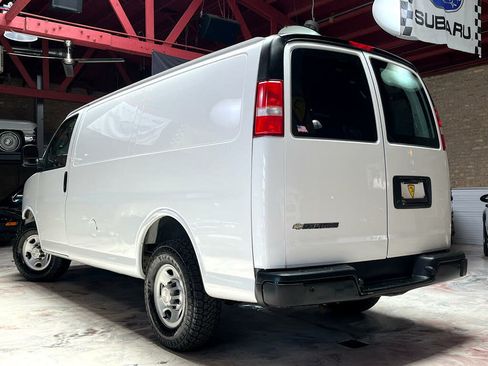 Used 2019 Chevrolet Express 2500 w/ Driver Convenience Package RWD image 6