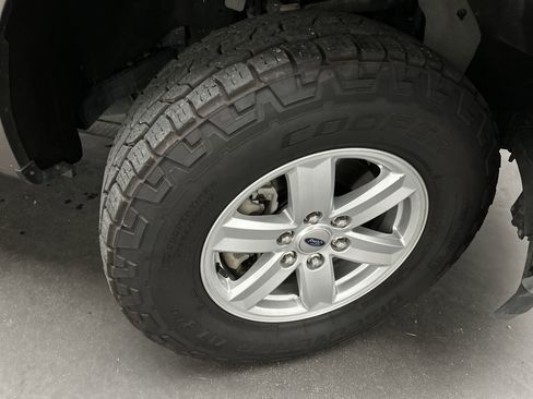 Used 2022 Ford F150 XLT w/ Trailer Tow Package image 12