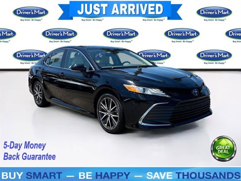 Used 2023 Toyota Camry XLE FWD image 1