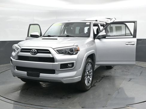 Used 2022 Toyota 4Runner TRD Sport AWD/4WD image 49