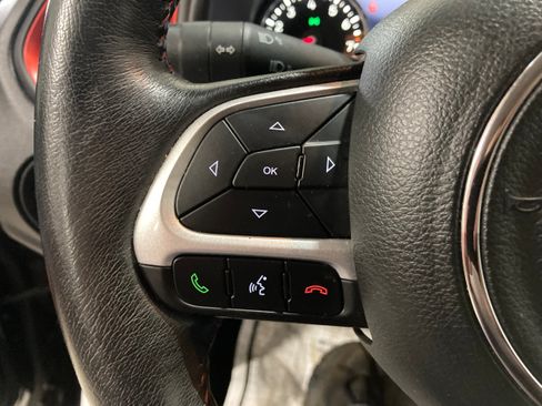 Used 2019 Jeep Renegade Trailhawk w/ Cold Weather Group II AWD/4WD image 22