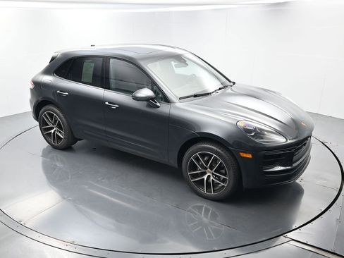 Certified 2023 Porsche Macan AWD/4WD image 39