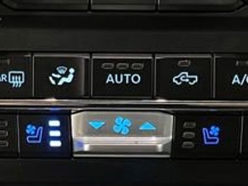 Used 2025 Ford F350 Lariat w/ Black Appearance Package AWD/4WD image 34