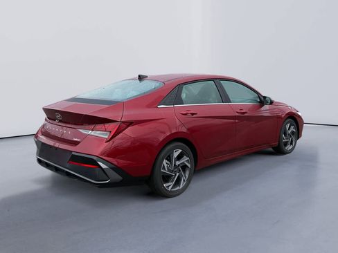 New 2026 Hyundai Elantra Limited image 3