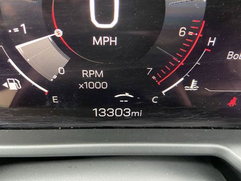 Used 2025 GMC Acadia Elevation AWD/4WD image 5