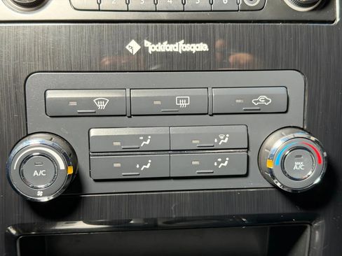 Used 2014 Nissan Titan SV w/ SV Premium Utility Package image 30