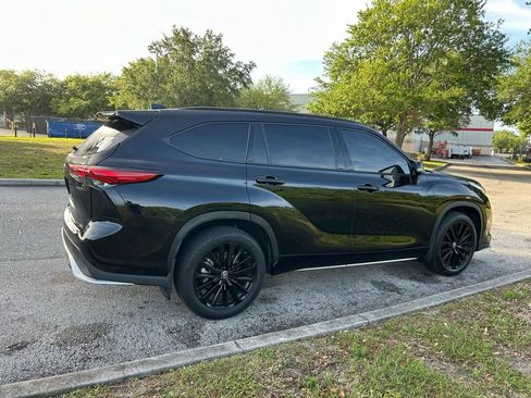 Used 2023 Toyota Highlander XSE image 5