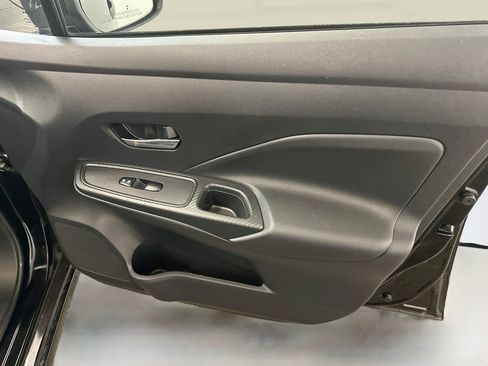 Used 2025 Nissan Versa SV FWD image 32