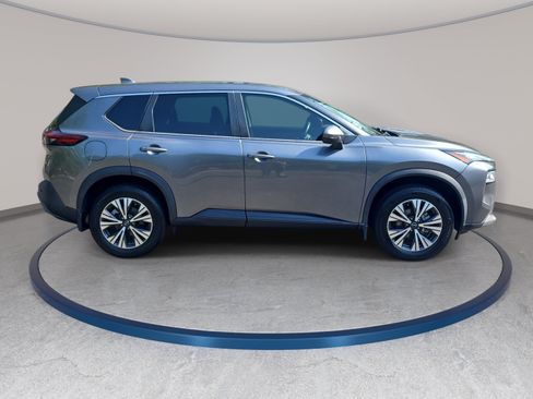 Used 2022 Nissan Rogue SV FWD image 4