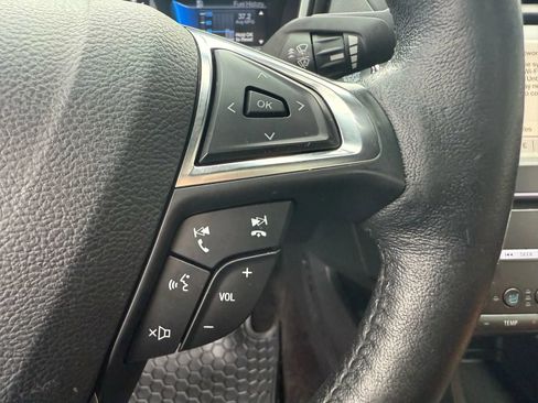 Used 2019 Ford Fusion Energi Titanium FWD image 19