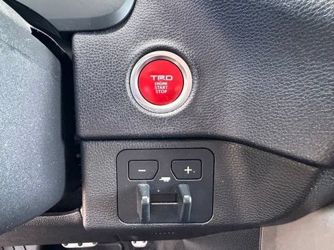 Used 2022 Toyota Tundra SR5 AWD/4WD image 27