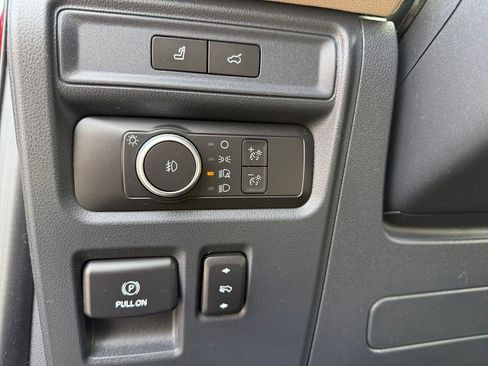 Used 2022 Ford Expedition Max Limited image 19