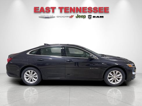 Used 2022 Chevrolet Malibu LT w/ Leather Package FWD image 2