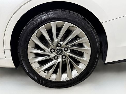 Used 2019 Lexus ES 350 w/ Accessory Package 2 FWD image 28