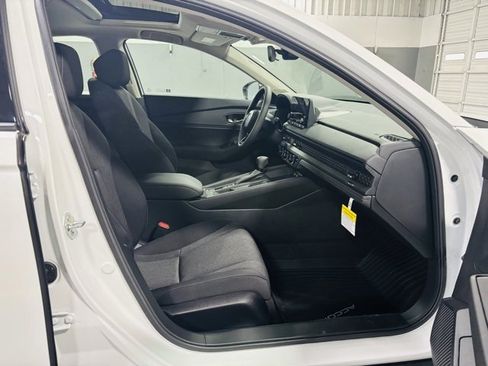 New 2025 Honda Accord SE image 32