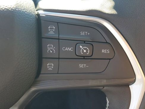 New 2025 Jeep Grand Cherokee Altitude image 27